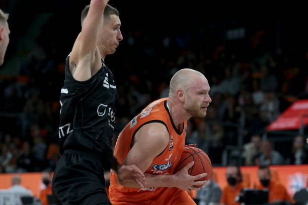 是现代篮球 是现代篮球